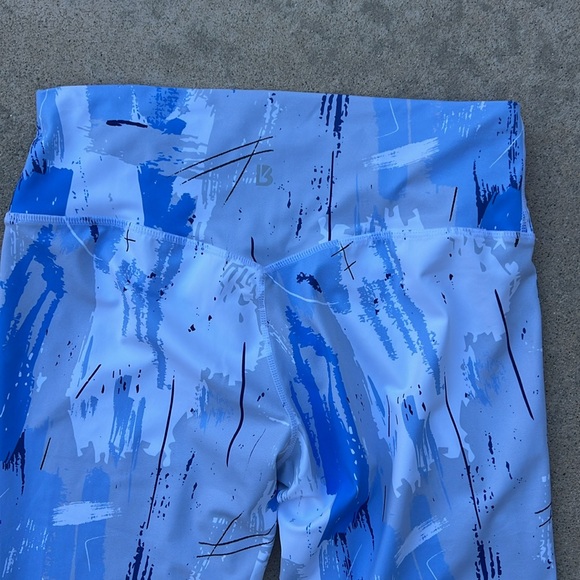 BuffBunny Women's Blue/Grey Splatter Design Capri Workout Leggings Size XL - Picture 5 of 6